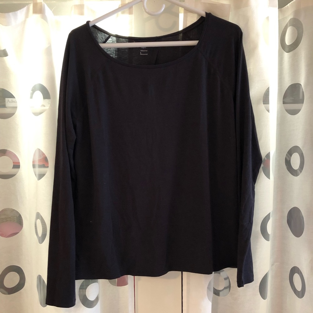 GAPFIT long sleeve tee with open back